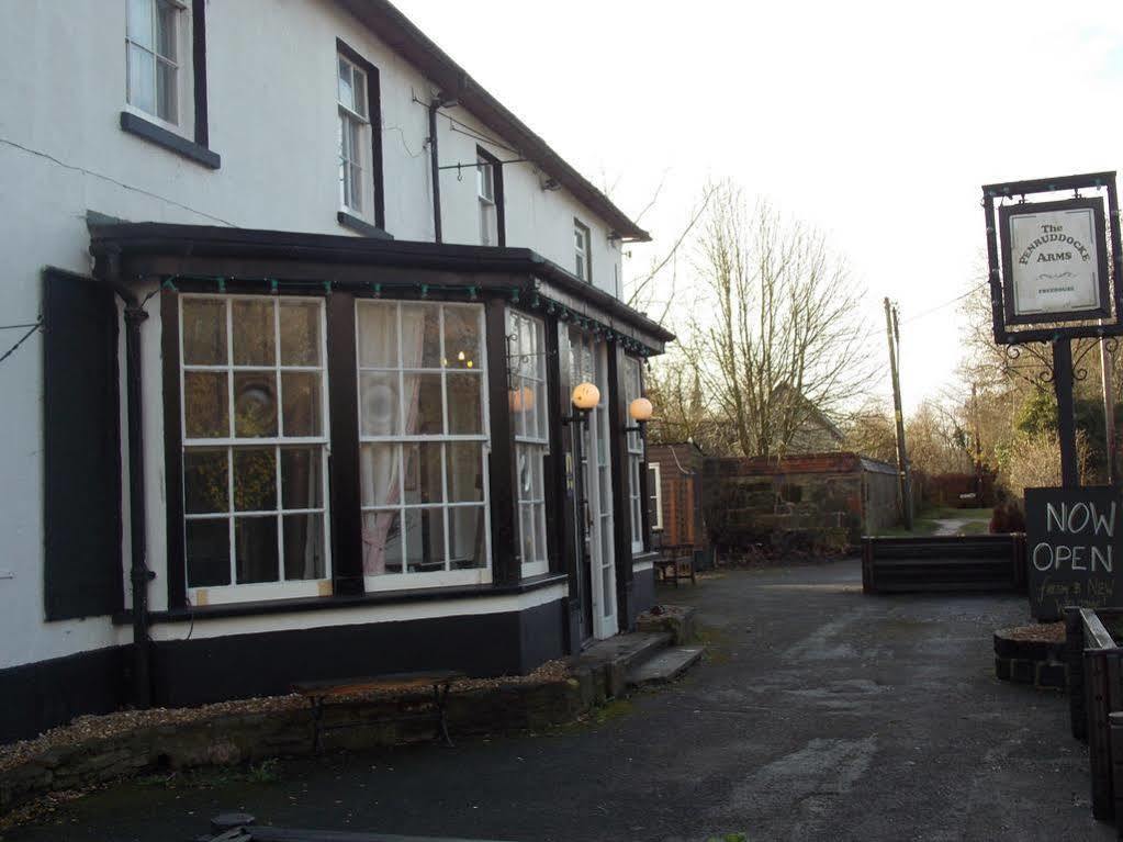 The Penruddocke Arms Panzió Dinton Kültér fotó